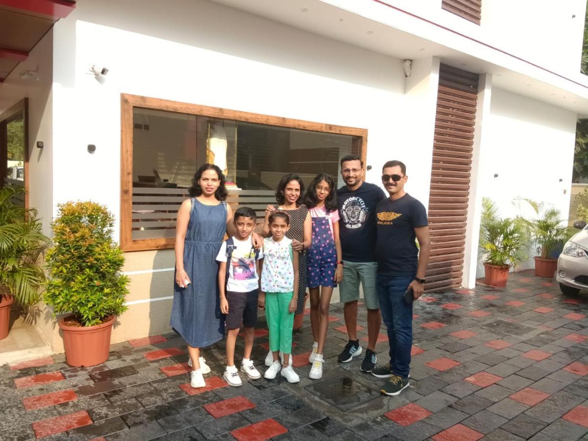 Marina Suites Airport Hotel Kochi Dış mekan fotoğraf
