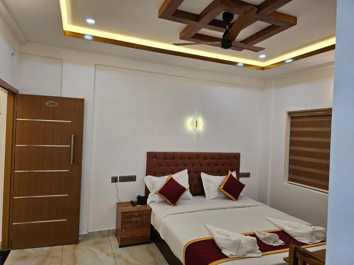 Marina Suites Airport Hotel Kochi Dış mekan fotoğraf