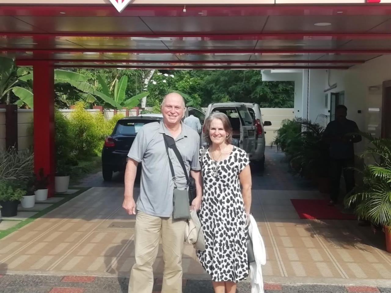 Marina Suites Airport Hotel Kochi Dış mekan fotoğraf