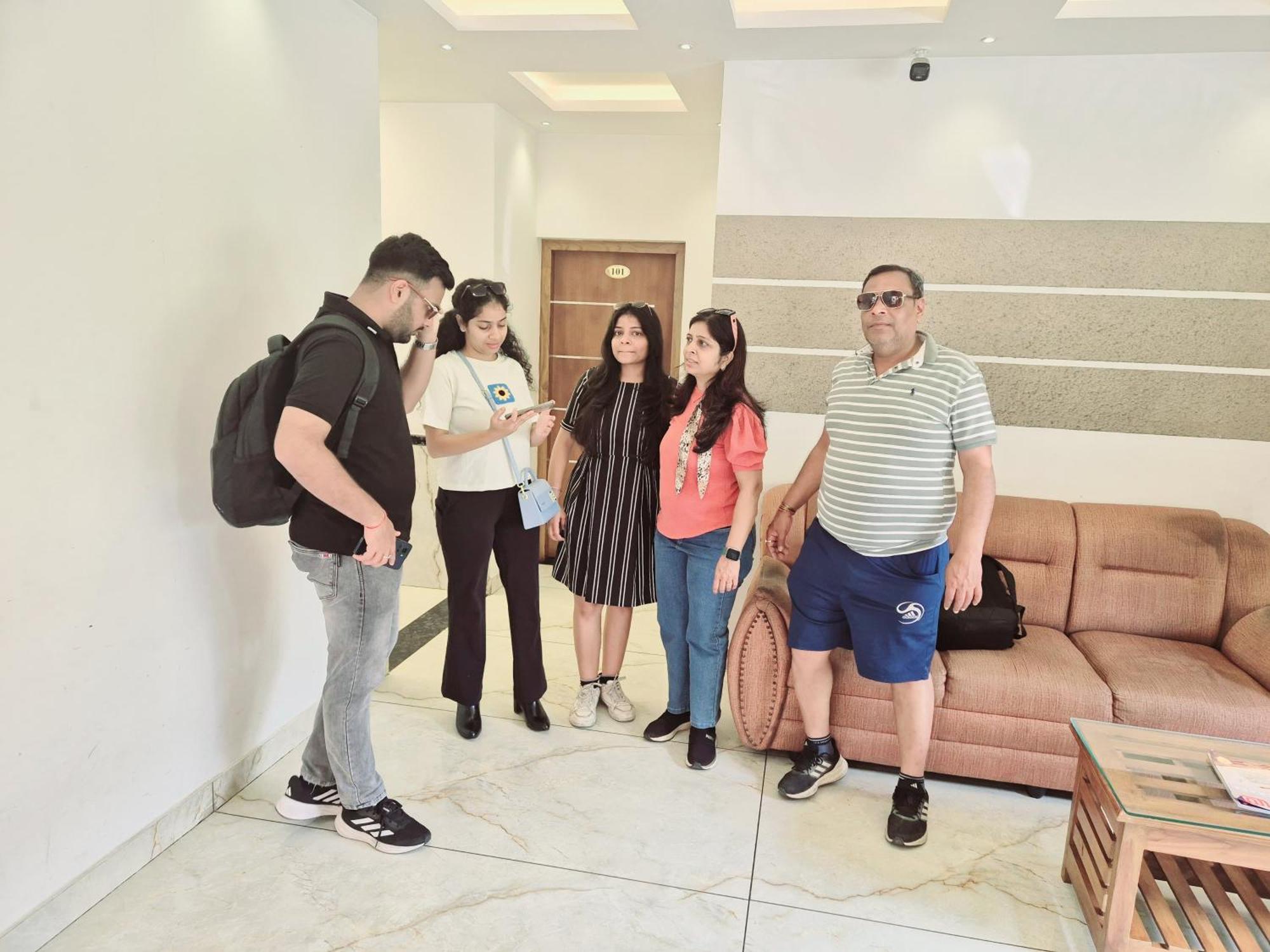 Marina Suites Airport Hotel Kochi Dış mekan fotoğraf